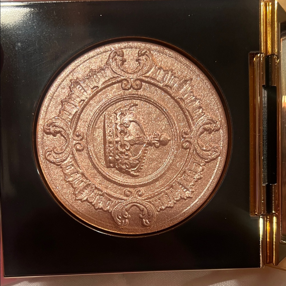 Pat McGrath Labs highlighter - Picture 3 of 3